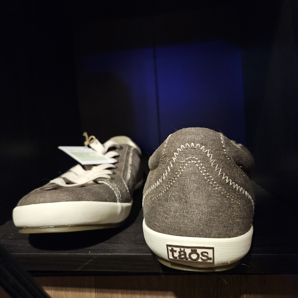 Taos Footwear Brown Sneakers